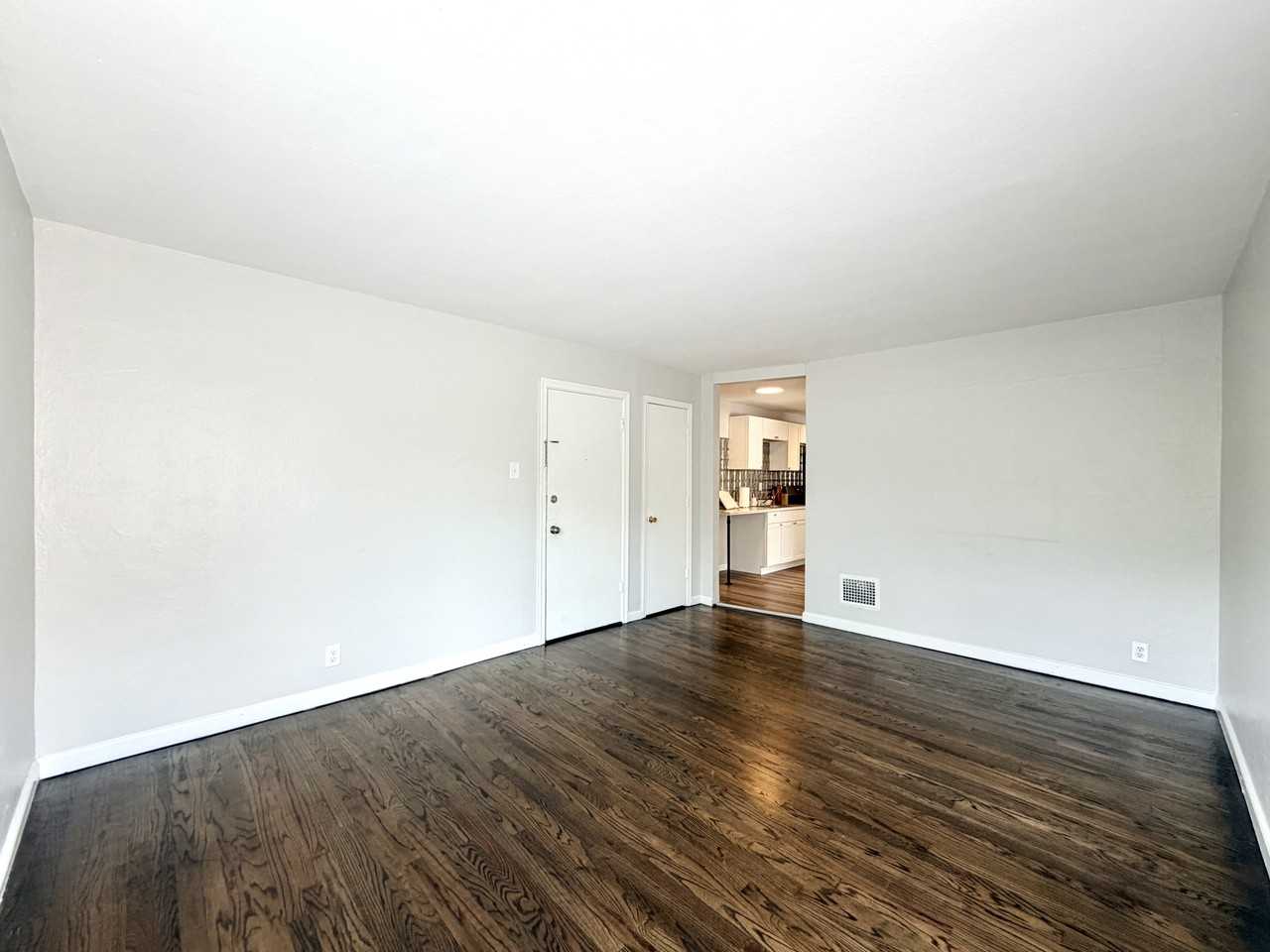 5514 Chippewa St #2W - Photo 6 of 12