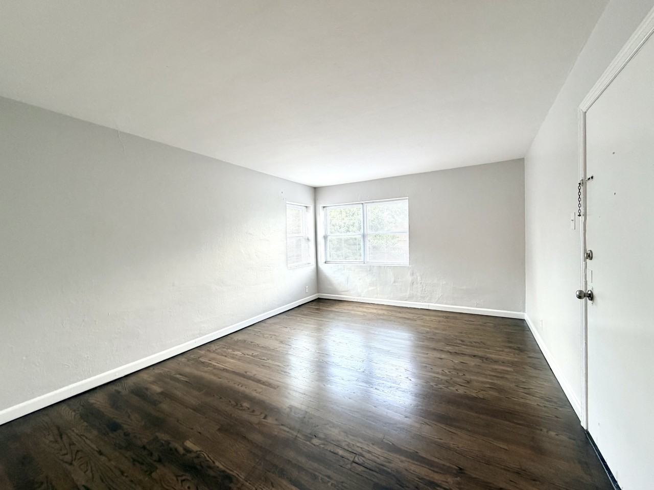 5514 Chippewa St #2W - Photo 7 of 12