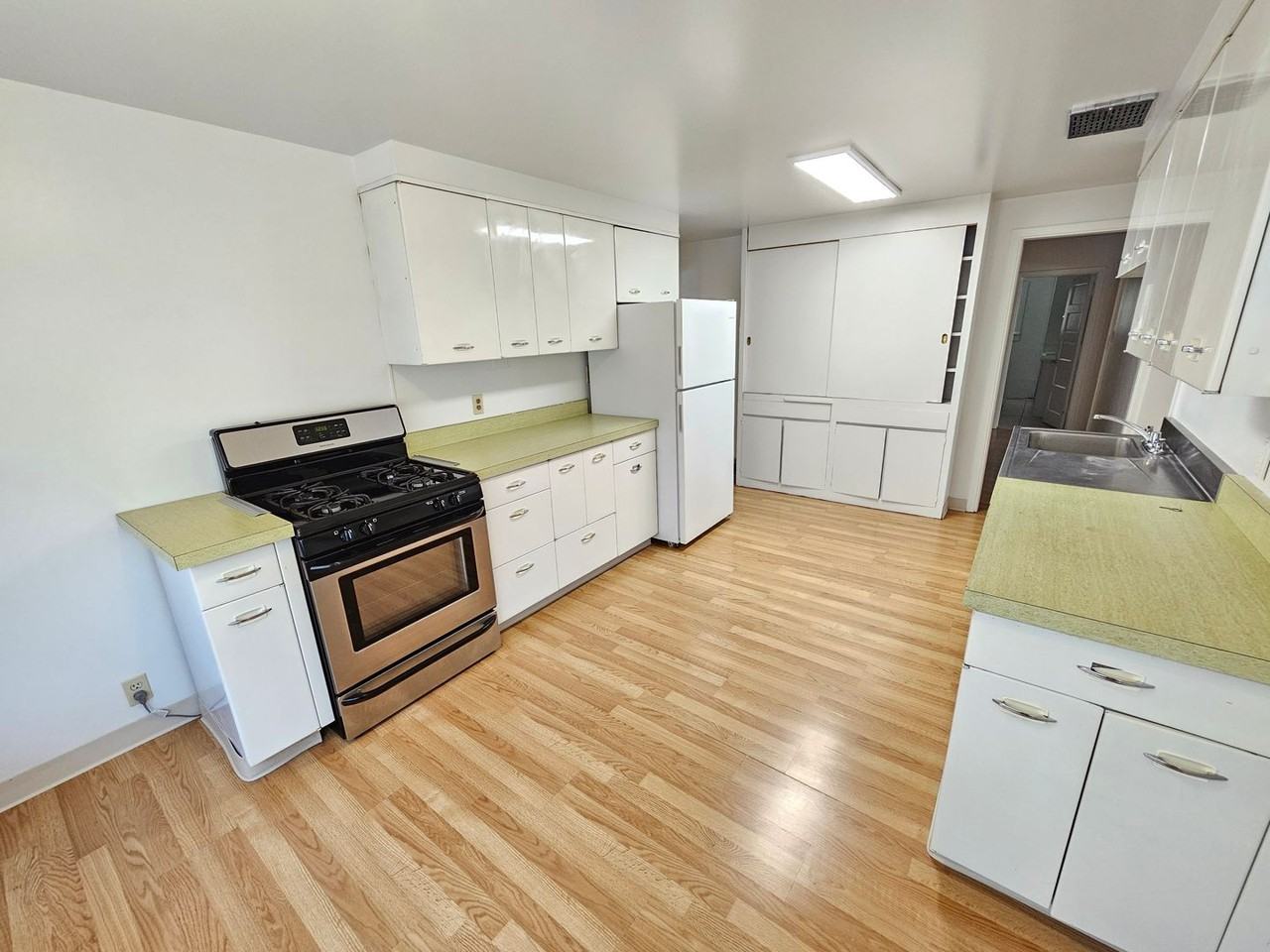 703 O Ave - Photo 2 of 20