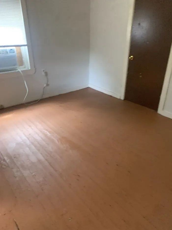 303 Summeral St - Photo 3 of 7