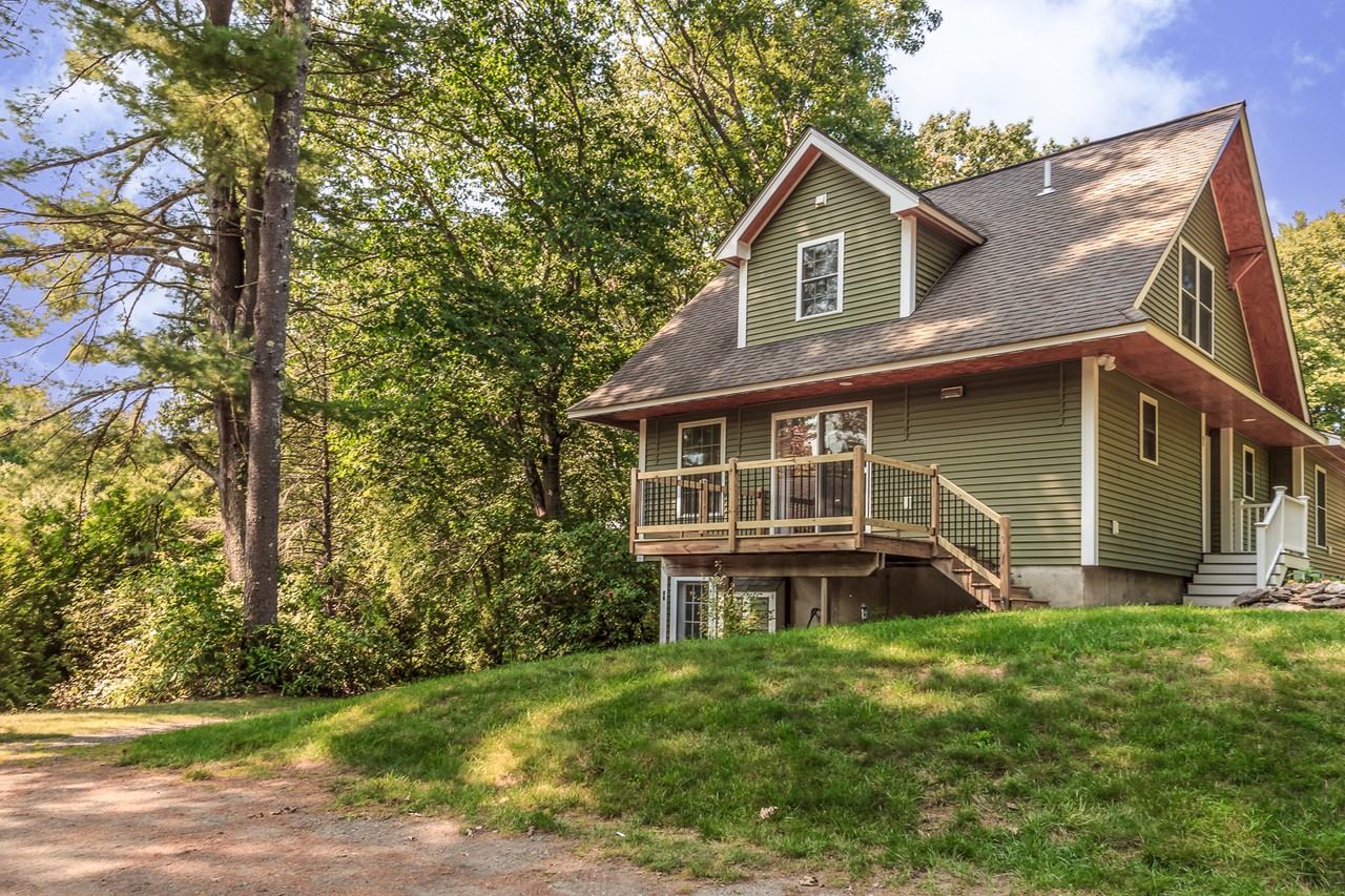 4 Jessica Ln #A - Photo 2 of 34