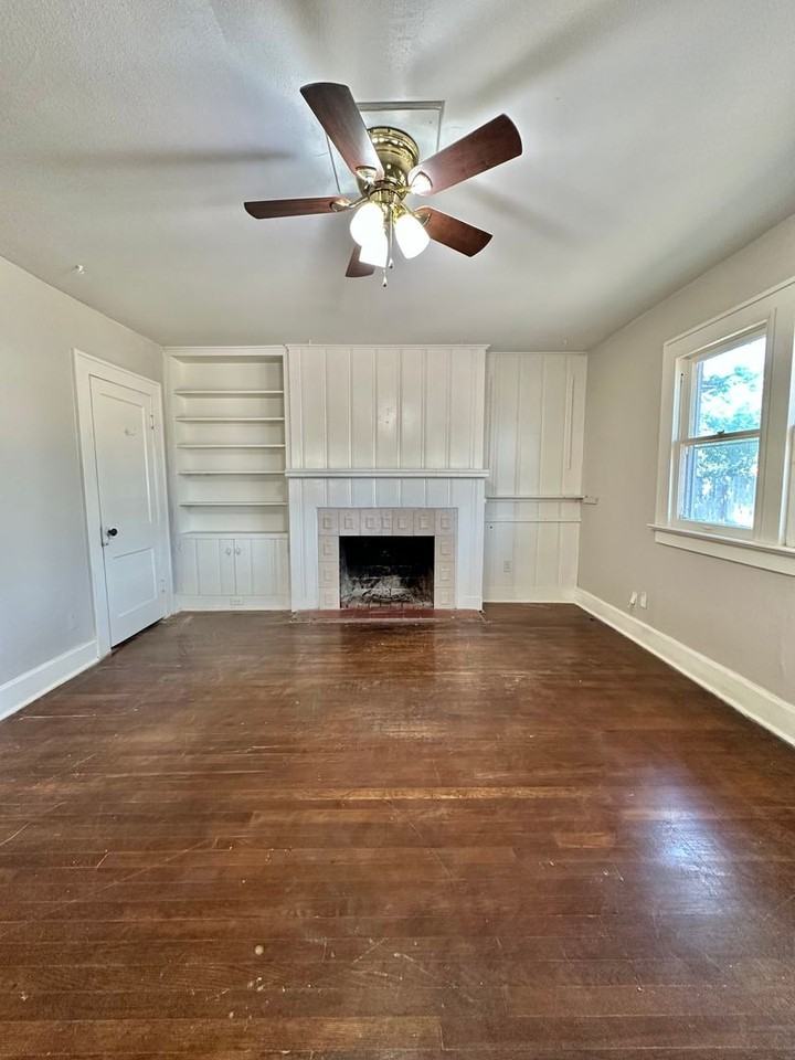 1313 Guadalupe St - Photo 3 of 12