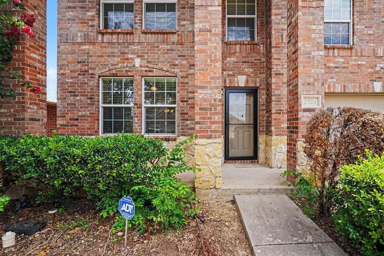 2324 Cavalry Dr - Photo 2 of 26