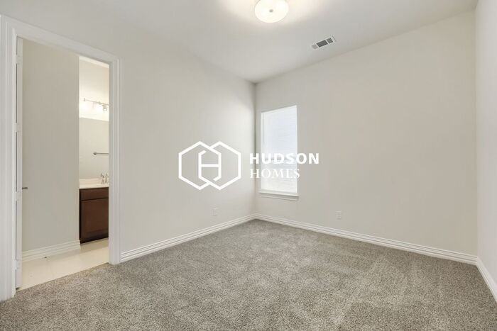 2451 Tyler Wade Trl - Photo 4 of 12