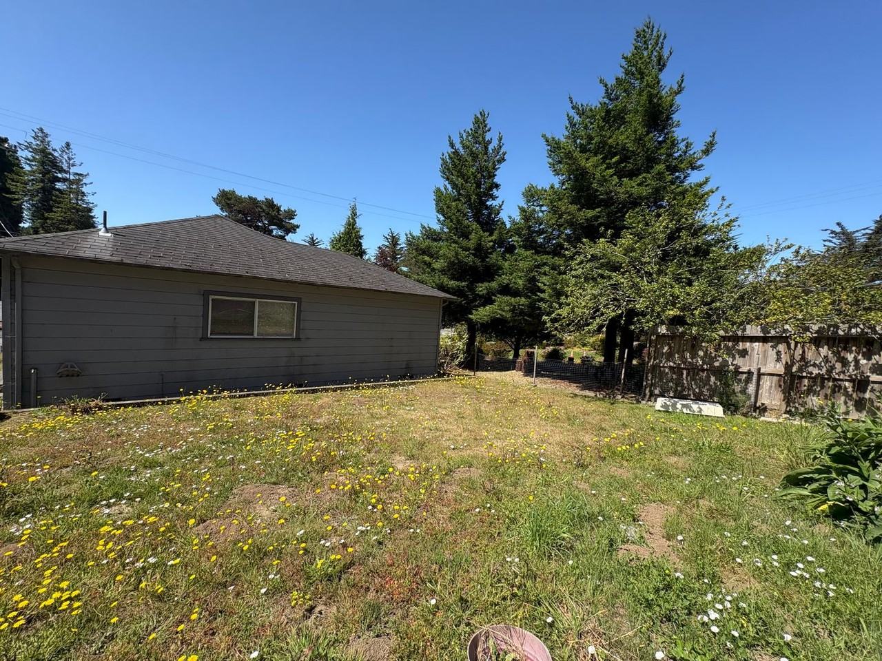 570 Granite Ave - Photo 2 of 14