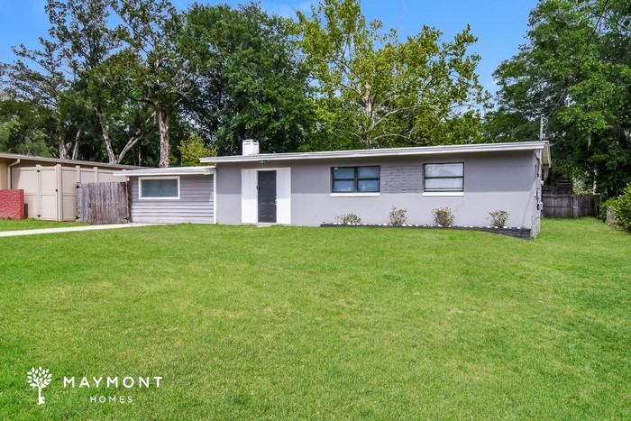 1911 Orlean Dr - Photo 4 of 12