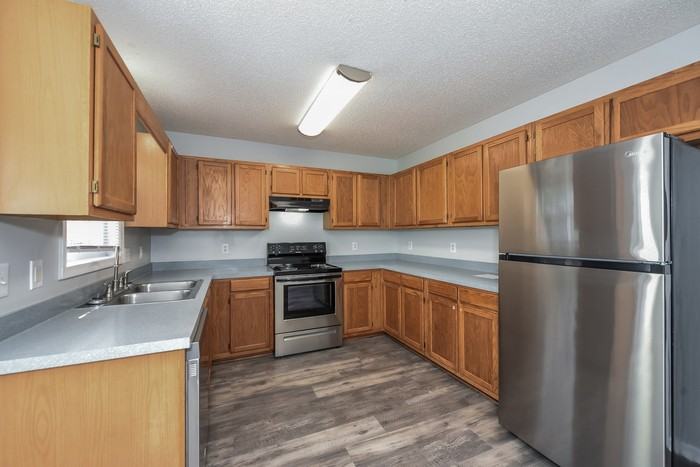 425 Wallace Way - Photo 4 of 10