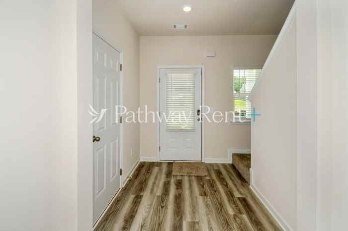 612 Mackenzie Cv - Photo 6 of 19