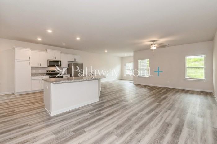 603 Mackenzie Cv - Photo 4 of 23