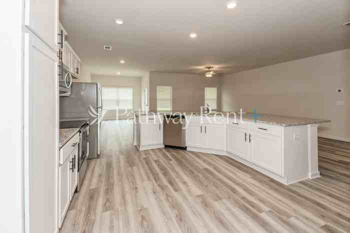 603 Mackenzie Cv - Photo 5 of 23