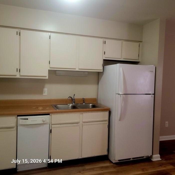708 W Hargett St #A - Photo 6 of 10