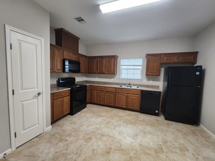 15564 Palmira Ave - Photo 6 of 12