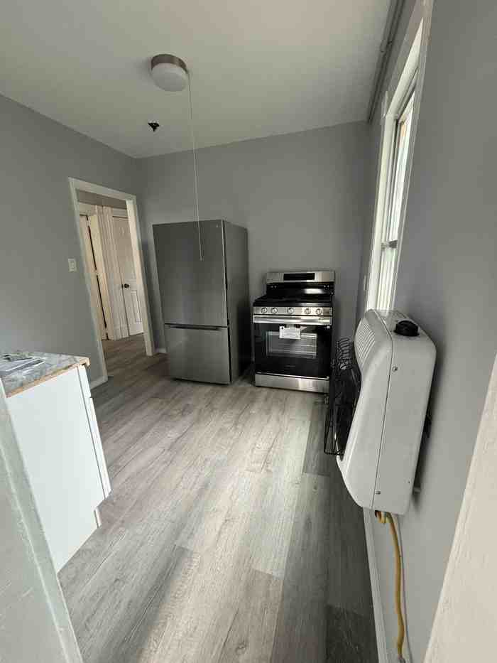 418 Mill St #2S - Photo 5 of 10