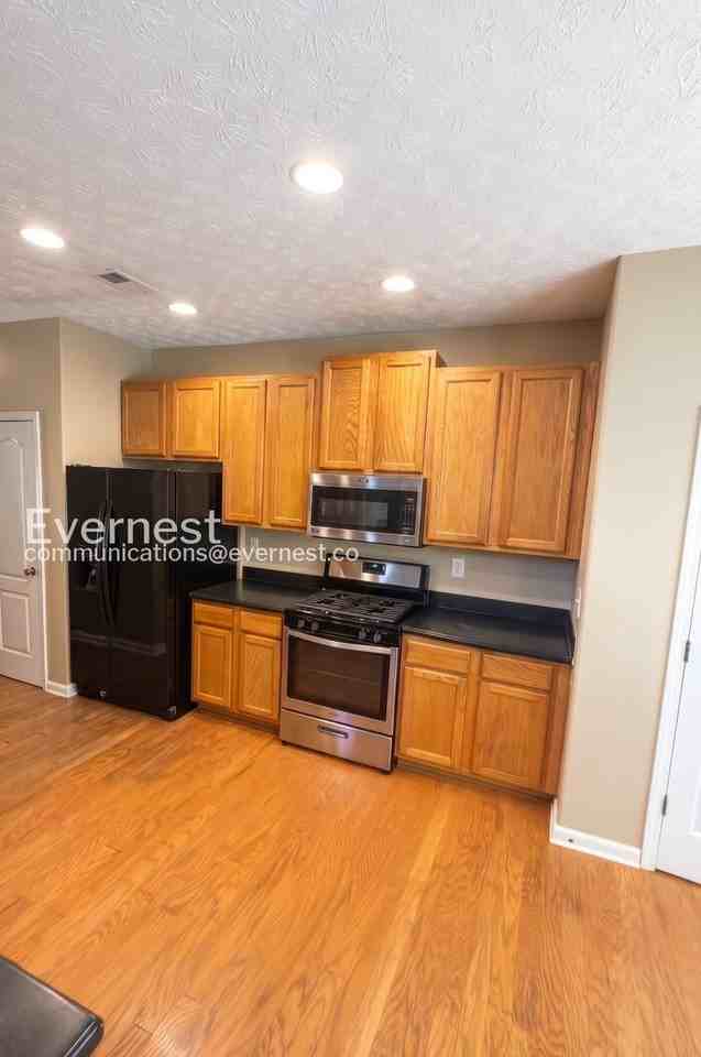 75 Greenland Dr - Photo 4 of 17