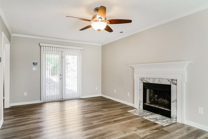 300 Beech Hill Ct - Photo 4 of 17