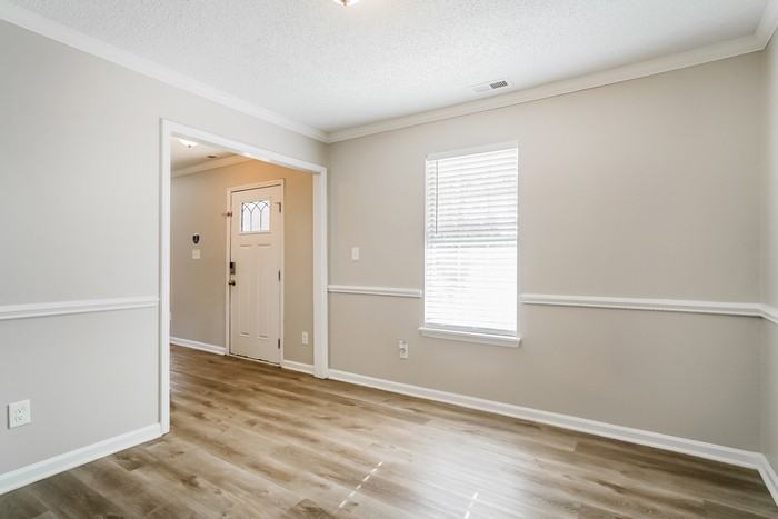 300 Beech Hill Ct - Photo 6 of 17