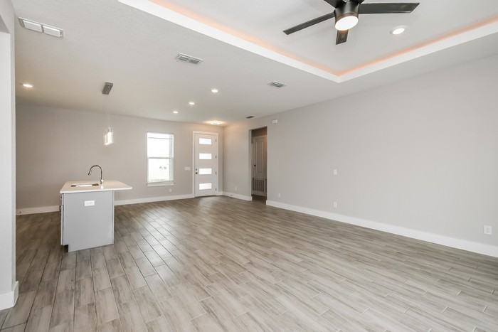 1202 N Platte Ct - Photo 4 of 15