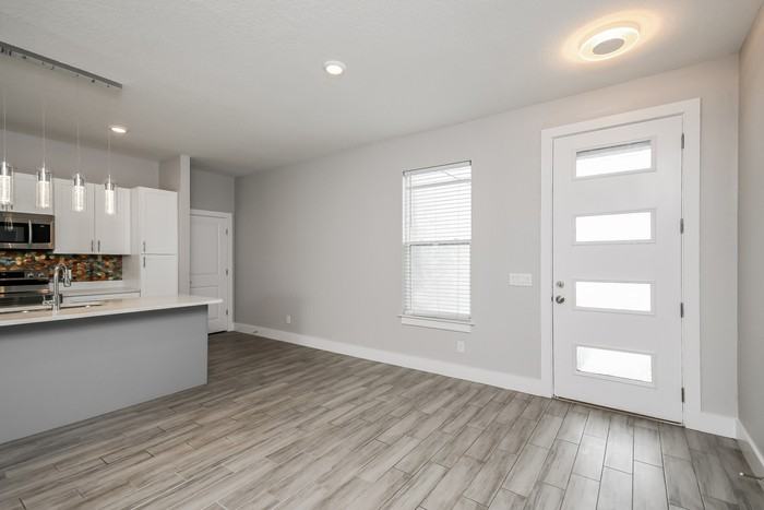 1202 N Platte Ct - Photo 5 of 15