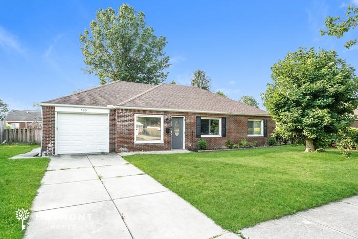 693 Birch Ave - Photo 2 of 3