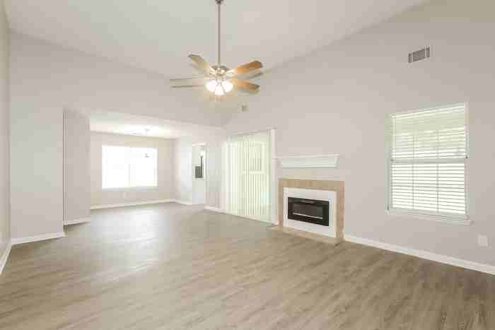 1901 Corners Cir - Photo 4 of 16