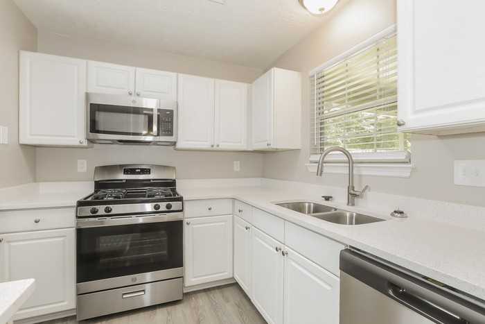 1901 Corners Cir - Photo 6 of 16