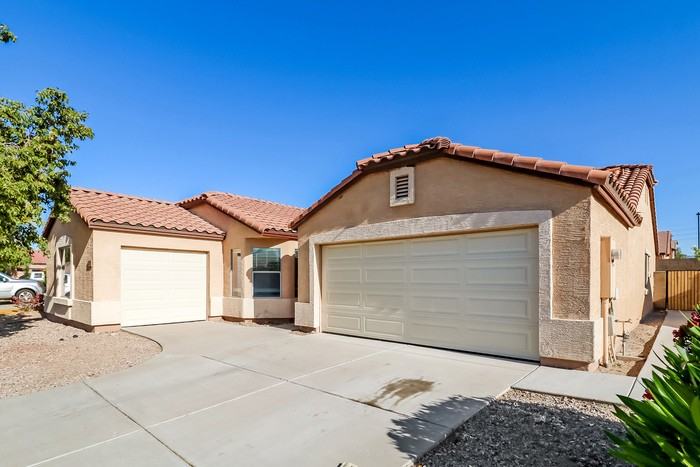 22996 W Papago St - Photo 3 of 16