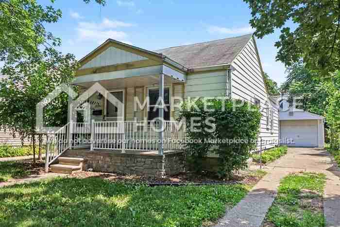 17326 Garfield - Photo 2 of 23