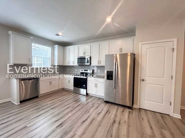 2760 Sparrowgap Trl - Photo 3 of 24