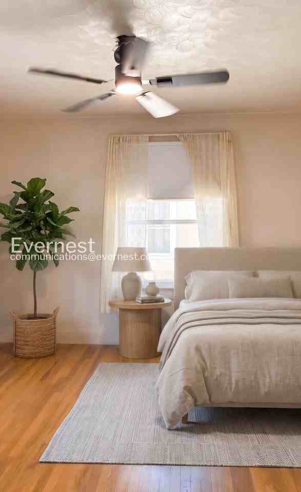301 13th St - Photo 4 of 25