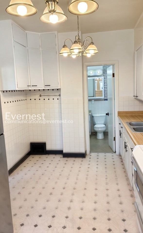 301 13th St - Photo 7 of 25
