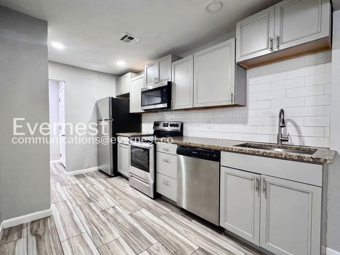 613 E Xyler St - Photo 4 of 19