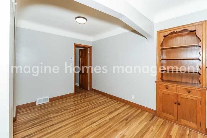5925 Chicago Ave - Photo 5 of 14