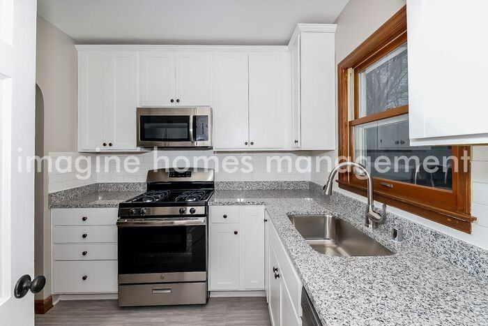 5925 Chicago Ave - Photo 7 of 14