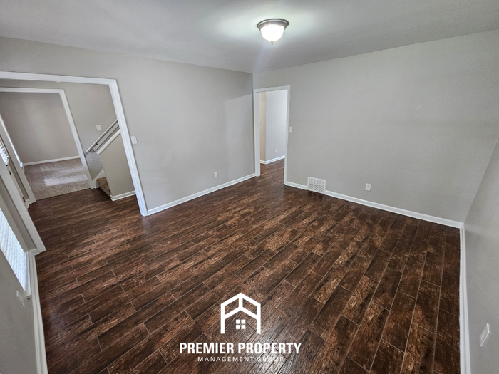 2933 Billy Cross Dr - Photo 3 of 32