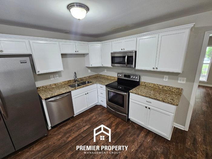 2933 Billy Cross Dr - Photo 5 of 32