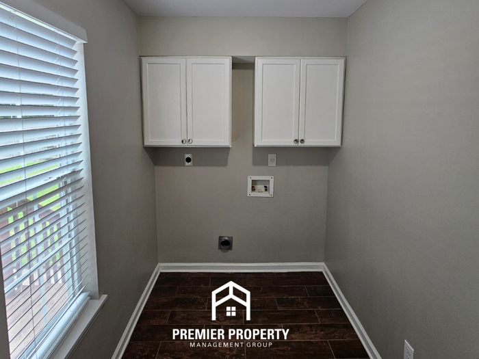 2933 Billy Cross Dr - Photo 7 of 32