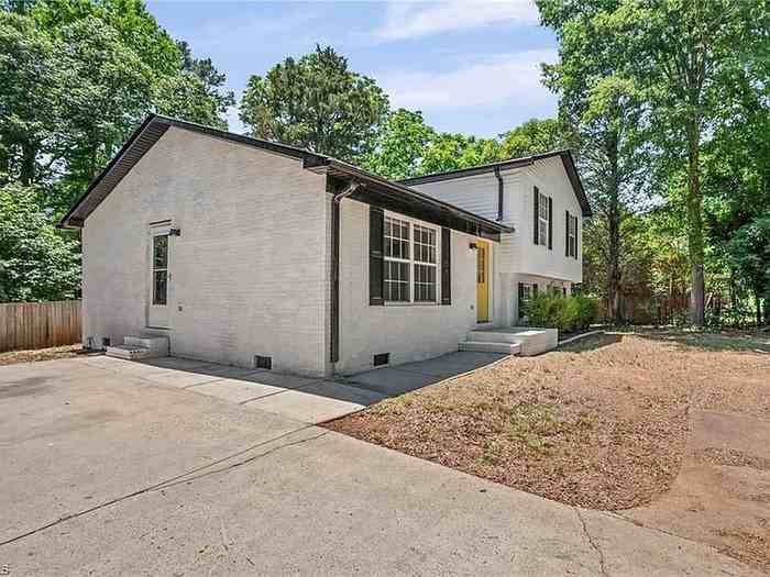1111 W 5th Ave - Photo 3 of 34