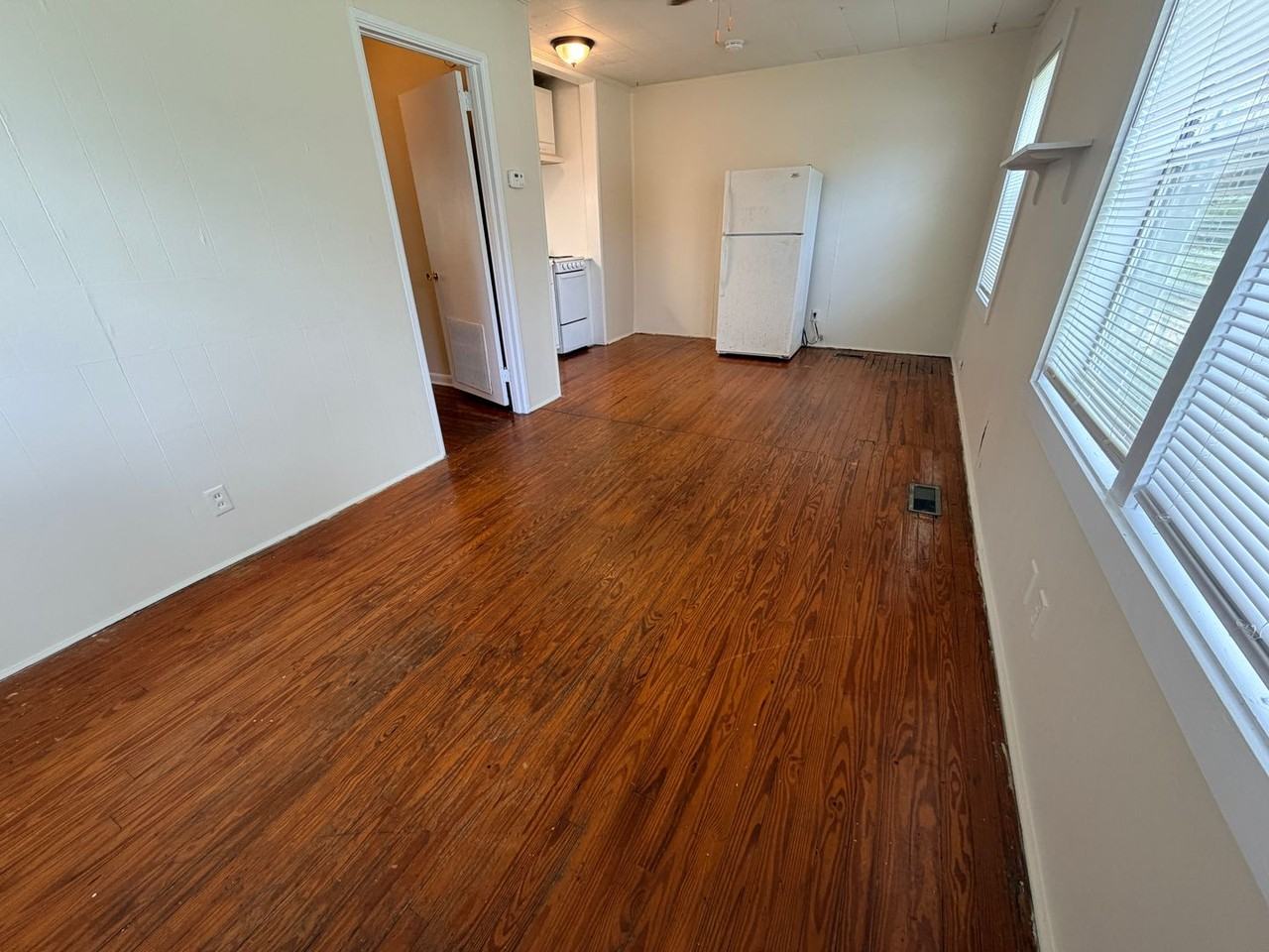 123 W Cranford Ave - Photo 2 of 10