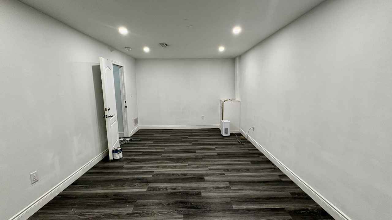 36 McLaughlin Road North - Photo 3 of 7