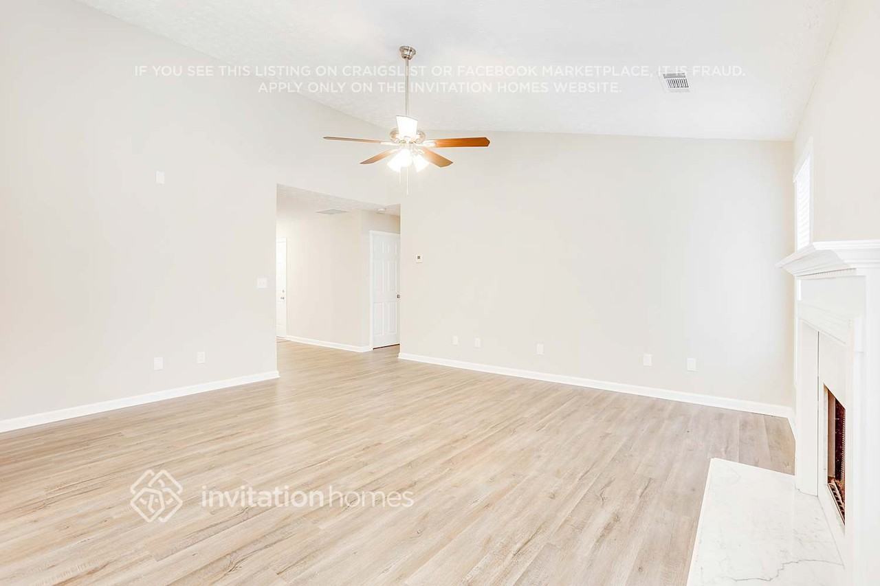 308 Devonshire Dr - Photo 5 of 26