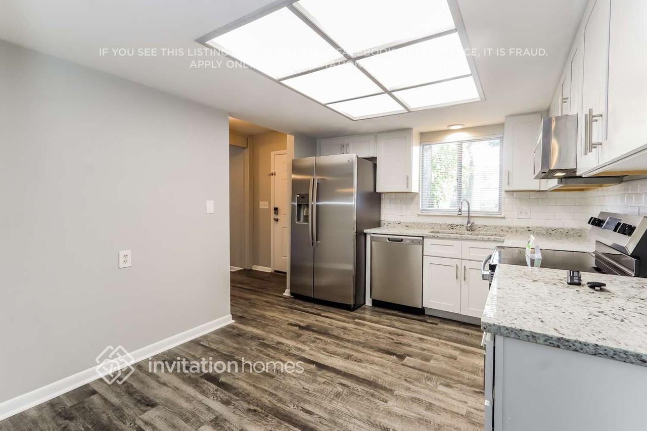 1306 Gulfview Woods Ln - Photo 6 of 17