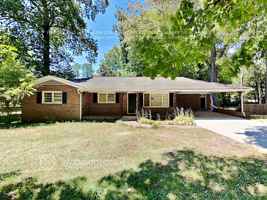featured image of 1557 Virginia Pl