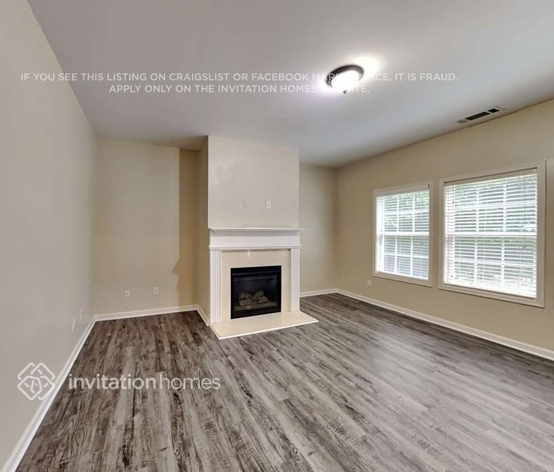 2450 Freemont St - Photo 6 of 22
