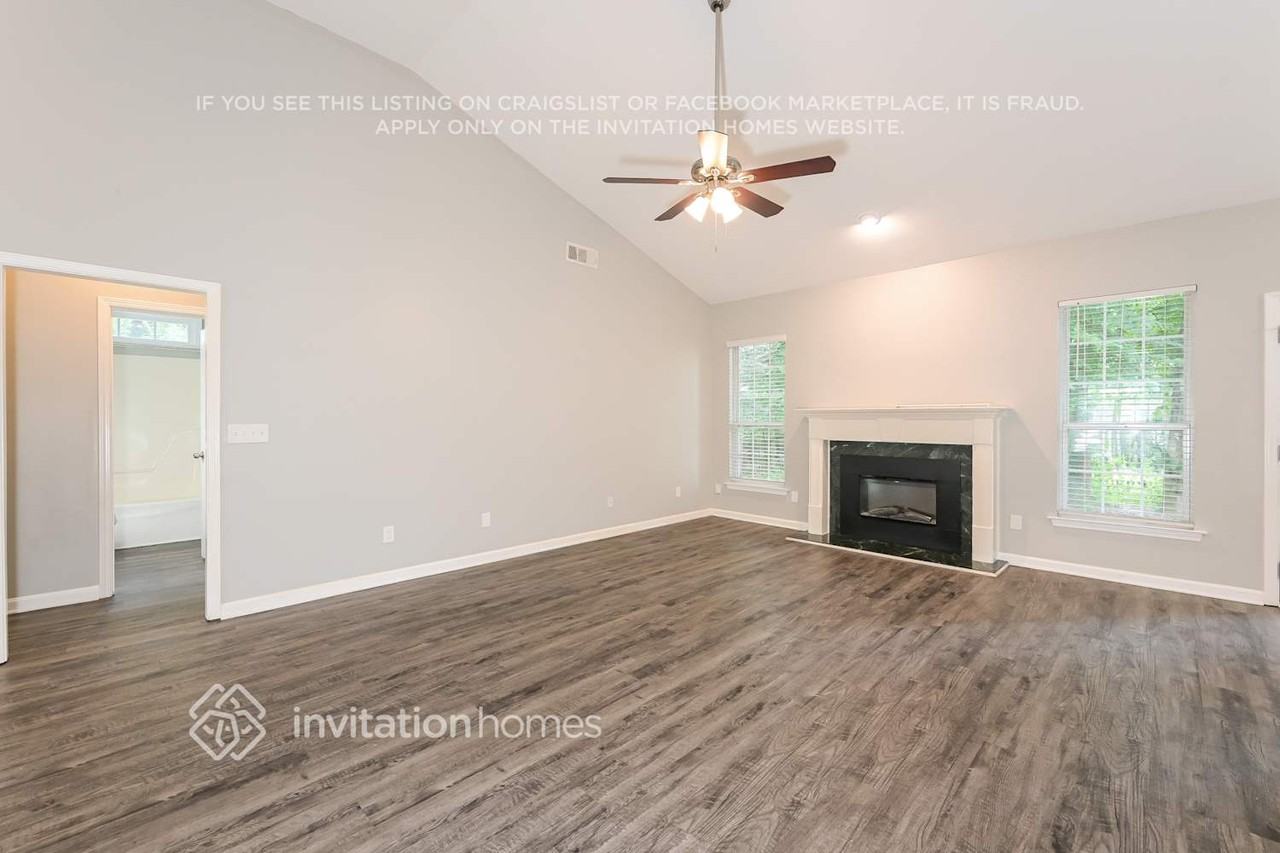 1950 Dartford Way - Photo 3 of 17