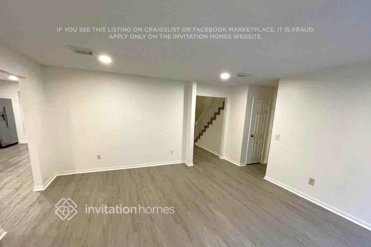 16302 Hickory Point Rd - Photo 3 of 15