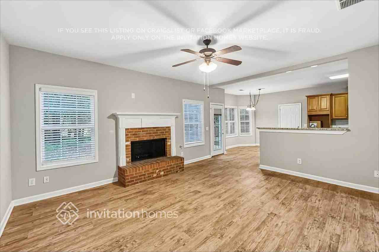 8920 Watersedge Ct - Photo 5 of 21