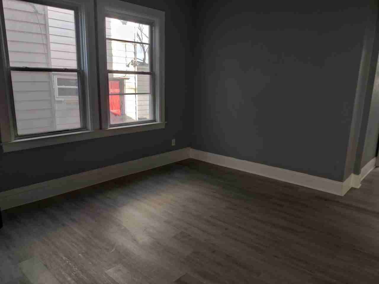121 Cohassett St - Photo 3 of 17