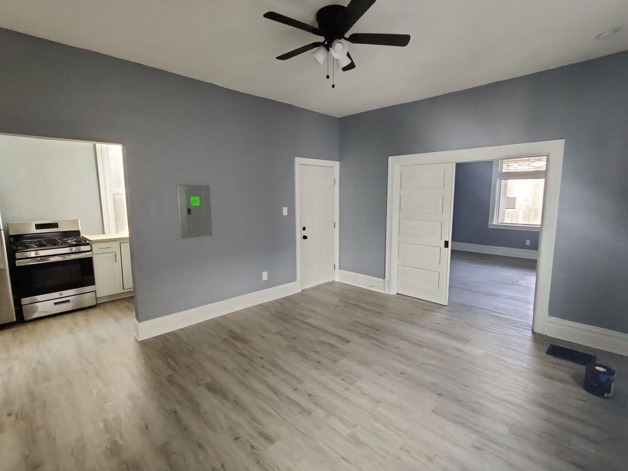 121 Cohassett St - Photo 4 of 17