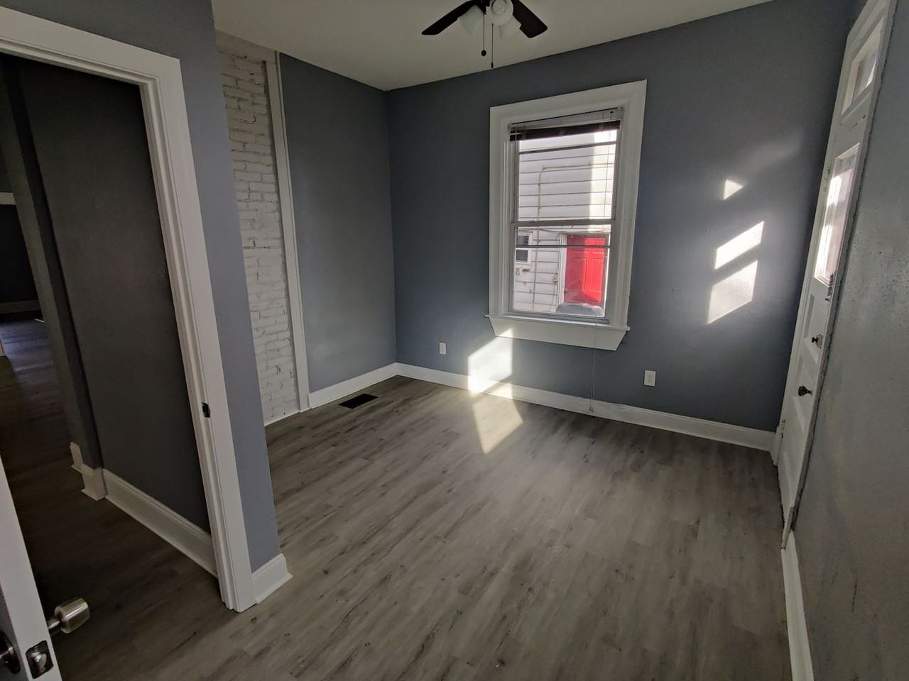 121 Cohassett St - Photo 5 of 17