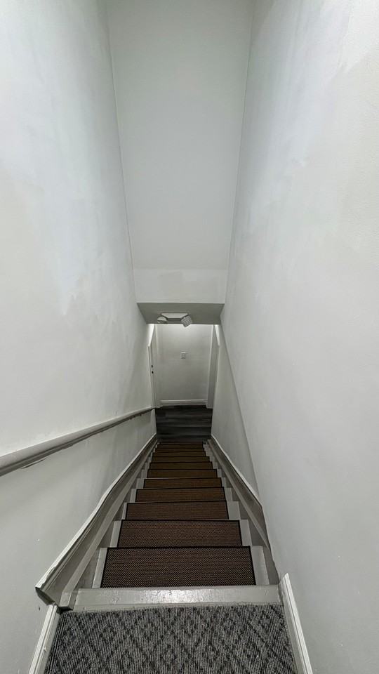 36 McLaughlin Road North - Photo 2 of 15